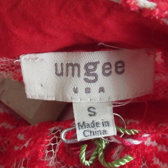 UMGEE Top Womens Small Red Floral Sheer Lace Long Flutter Sleeve Mock Neck NWT - Picture 10 of 12